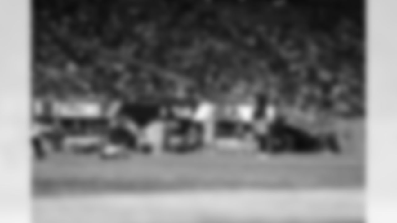 Atlanta Falcons kicker Zane Gonzalez #45 kicks the extra point during the Week 17 Game against the Los Angeles Rams at Mercedes-Benz Stadium in Atlanta, Georgia on Monday, December 29, 2025. (Photo by Taylor McLaughlin/Atlanta Falcons)