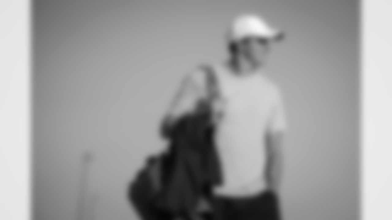 Atlanta Falcons wide receiver David Sills V #87 boards the plane at Hartsfield-Jackson International Airport in Atlanta, Ga. on Saturday, November 22, 2025. (Photo by Jay Bendlin/Atlanta Falcons)