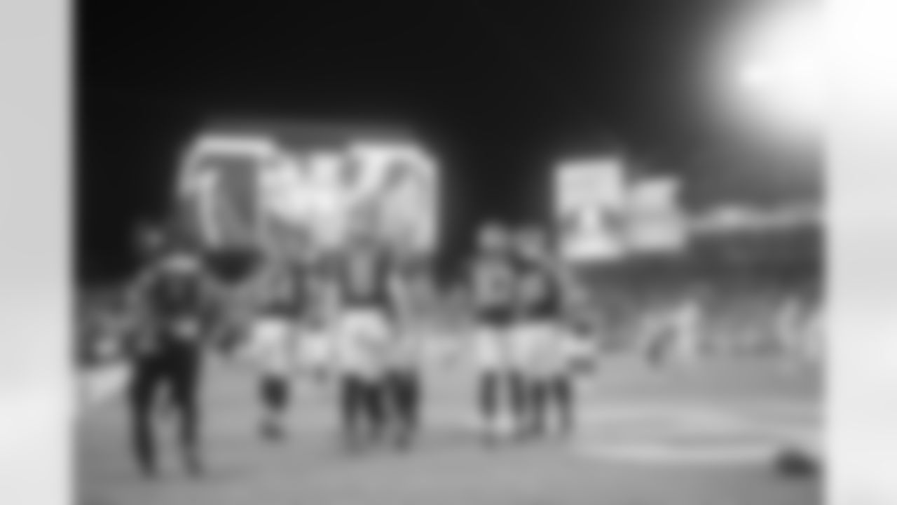 Atlanta Falcons tight end Kyle Pitts Sr. #8 celebrates his touchdown during the Week 15 Game against the Tampa Bay Buccaneers at Raymond James Stadium in Tampa, Florida on Thursday, December 11, 2025. (Photo by Brandon Magnus/Atlanta Falcons)