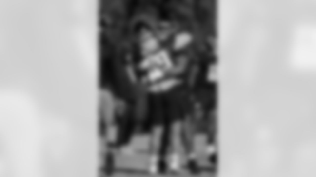 Atlanta Falcons tight end Charlie Woerner #89 and Atlanta Falcons offensive lineman Elijah Wilkinson #71 during practice at Atlanta Falcons Training Facility in Flowery Branch, Georgia, on Thursday, January 1, 2026. (Photo by Taylor McLaughlin/Atlanta Falcons)