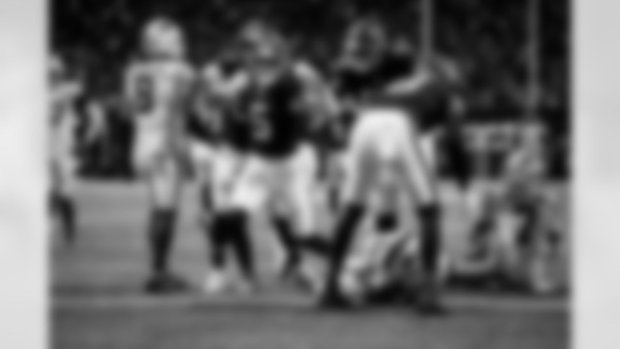 Atlanta Falcons wide receiver Drake London #5 scores a touchdown during the Week 6 Game against the Buffalo Bills at Mercedes-Benz Stadium in Atlanta, Georgia on Monday, October 13, 2025. (Photo by Jay Bendlin/Atlanta Falcons)