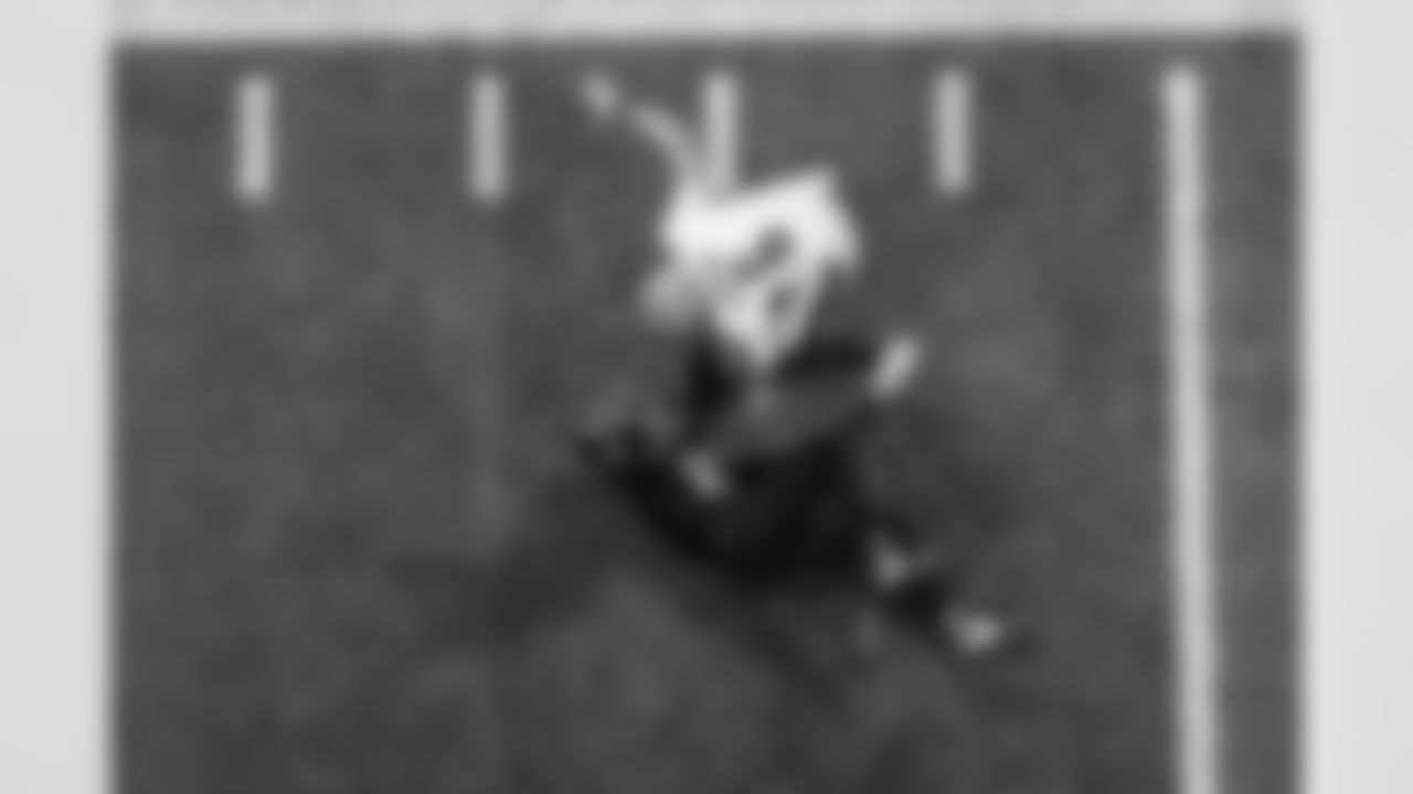 Atlanta Falcons edge rusher James Pearce Jr. #27 makes a record breaking sack during the Week 18 Game against the New Orleans Saints at Mercedes-Benz Stadium in Atlanta, Georgia on Sunday, January 4, 2026. (Photo by Taylor McLaughlin/Atlanta Falcons)