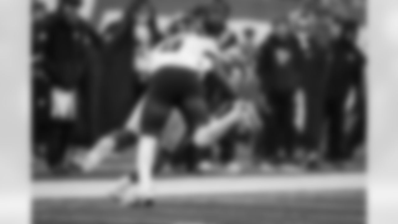 Atlanta Falcons outside linebacker Divine Deablo #0 makes a tackle during the first quarter of the Week 13 Game against the New York Jets at Metlife Stadium in East Rutherford, New Jersey on Sunday, November 30, 2025. (Photo by Taylor McLaughlin/Atlanta Falcons)