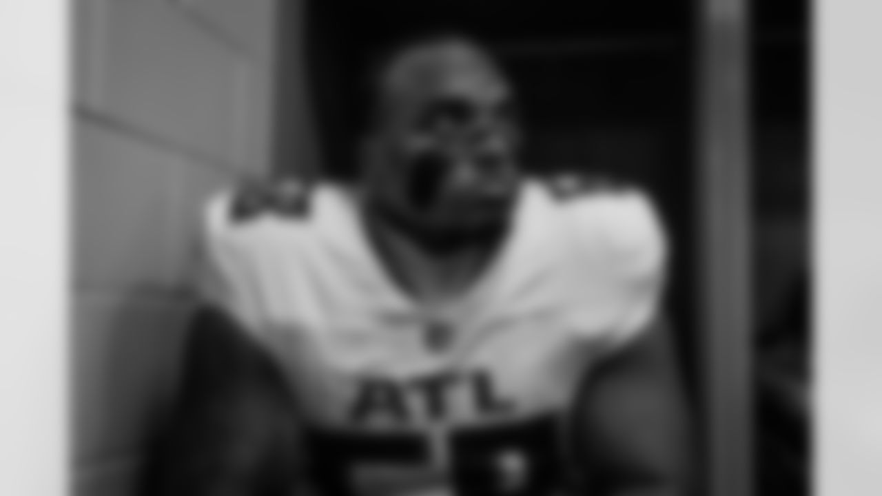 Atlanta Falcons offensive lineman Kyle Hinton #68 in the locker room before the Week 13 Game against the New York Jets at Metlife Stadium in East Rutherford, New Jersey on Sunday, November 30, 2025. (Photo by Jay Bendlin/Atlanta Falcons)