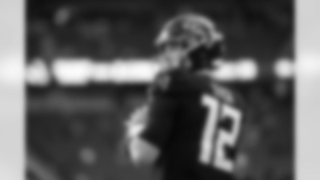 Atlanta Falcons quarterback Easton Stick #12 warms up prior to the Week 16 Game against the Arizona Cardinals at State Farm Stadium in Glendale, Arizona on Sunday, December 21, 2025. (Photo by Howard Lao/Atlanta Falcons)