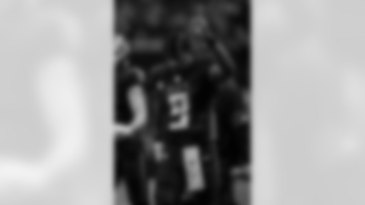 Atlanta Falcons quarterback Michael Penix Jr. #9 reacts during the Week 1 Game against the Tampa Bay Buccaneers at Mercedes-Benz Stadium in Atlanta, Georgia on Sunday, September 7, 2025. (Photo by Taylor McLaughlin/Atlanta Falcons)