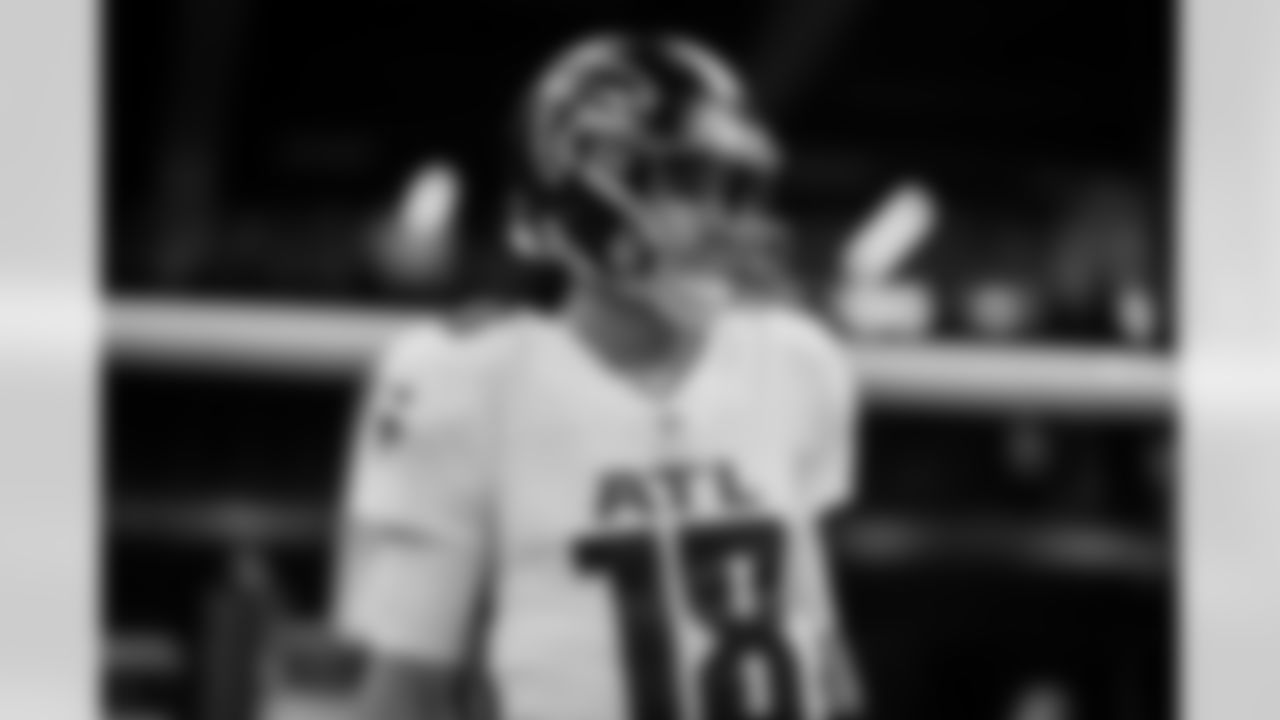 Atlanta Falcons quarterback Kirk Cousins #18 warms up before the Week 12 Game against the New Orleans Saints at Caesars Superdome in New Orleans, Louisiana on Sunday, November 23, 2025. (Photo by Jay Bendlin/Atlanta Falcons)