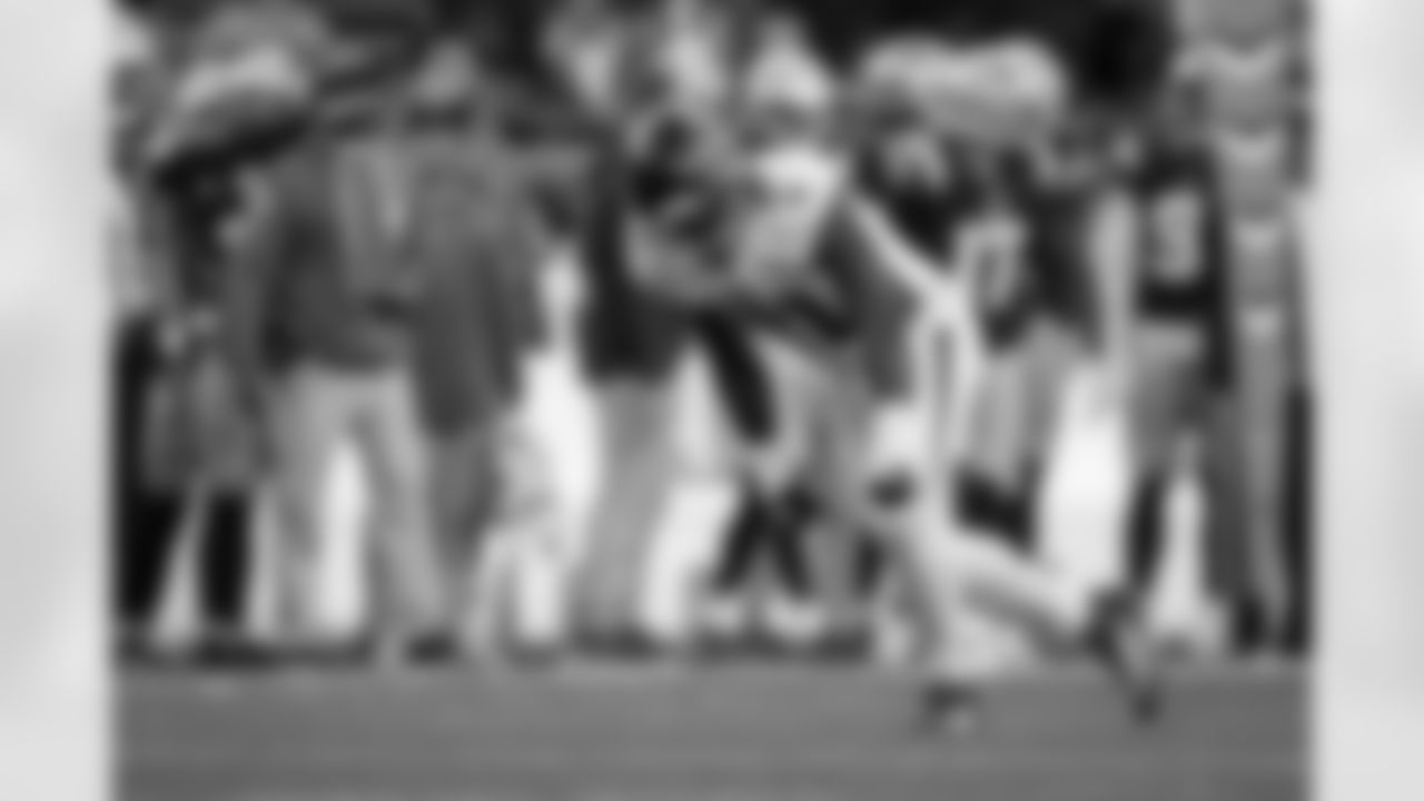 Atlanta Falcons edge rusher Jalon Walker #11 reacts after breaking up a pass during the fourth quarter of the Week 9 Game against the New England Patriots at Gillette Stadium in Foxborough, Massachusetts on Sunday, November 2, 2025. (Photo by Taylor McLaughlin/Atlanta Falcons)