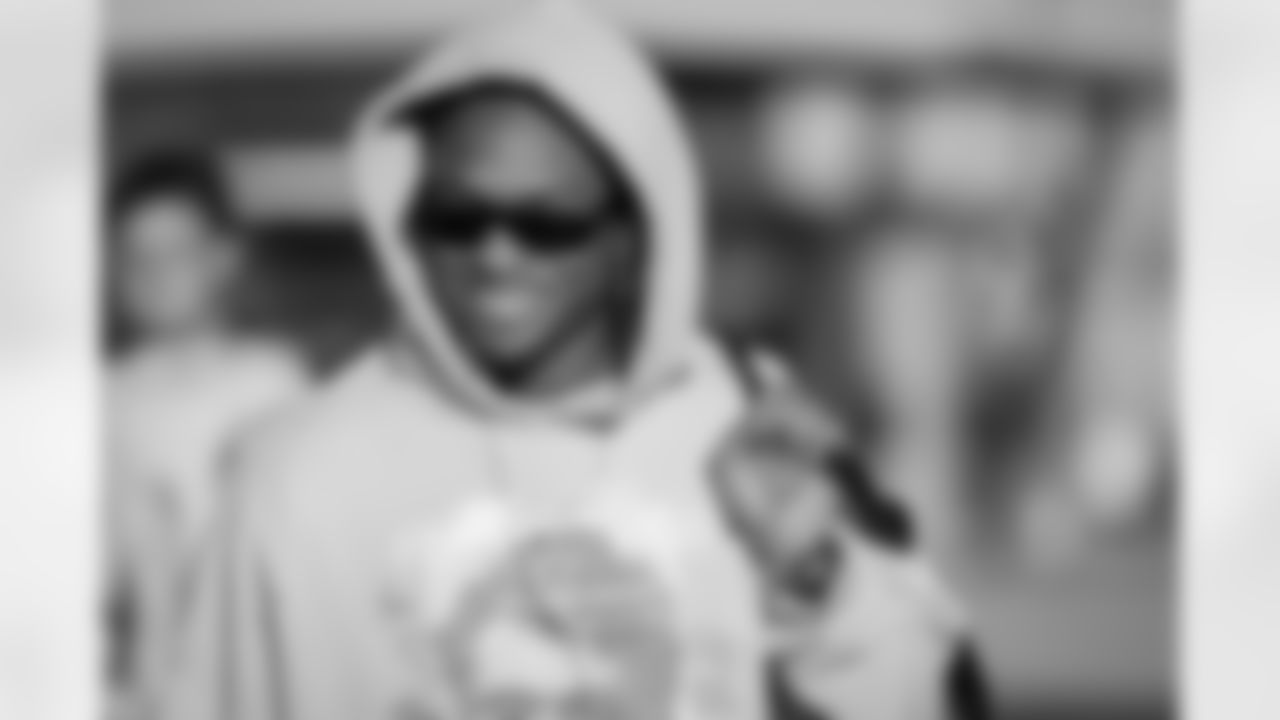 Atlanta Falcons wide receiver Darnell Mooney #1 boards the plane at Hartsfield-Jackson International Airport in Atlanta, Ga. on Saturday, November 6, 2025. (Photo by Taylor McLaughlin/Atlanta Falcons)