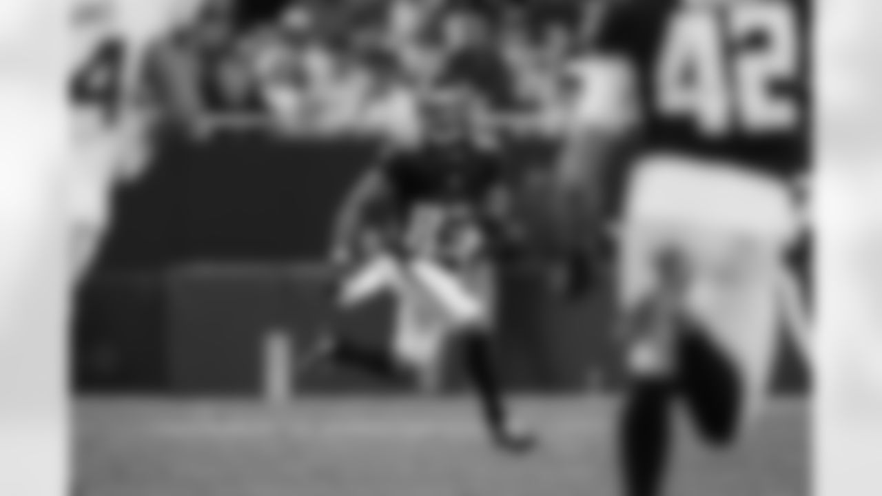 Atlanta Falcons wide receiver Deven Thompkins #83 returns a punt during the fourth quarter of the Week 16 Game against the Arizona Cardinals at State Farm Stadium in Glendale, Arizona on Sunday, December 21, 2025. (Photo by Jay Bendlin/Atlanta Falcons)