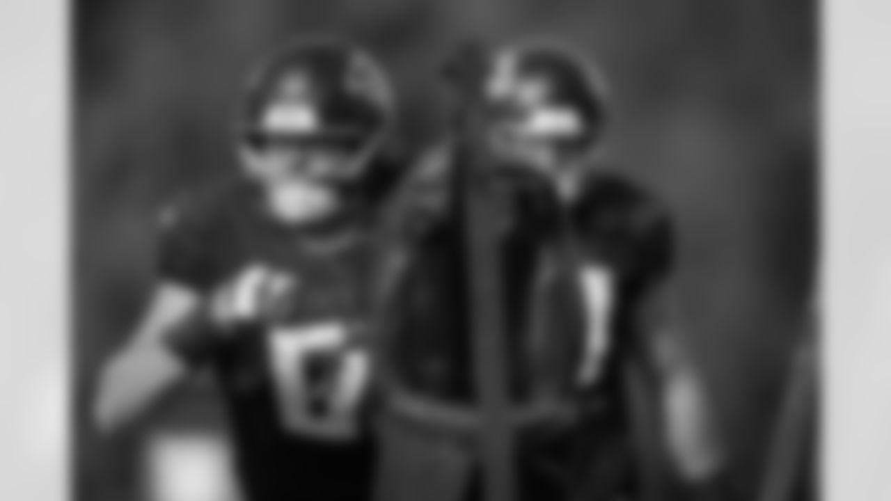 Atlanta Falcons offensive lineman Andrew Stueber #62 during practice at Atlanta Falcons Training Facility in Flowery Branch, Georgia, on Thursday, November 13, 2025. (Photo by Taylor McLaughlin/Atlanta Falcons)