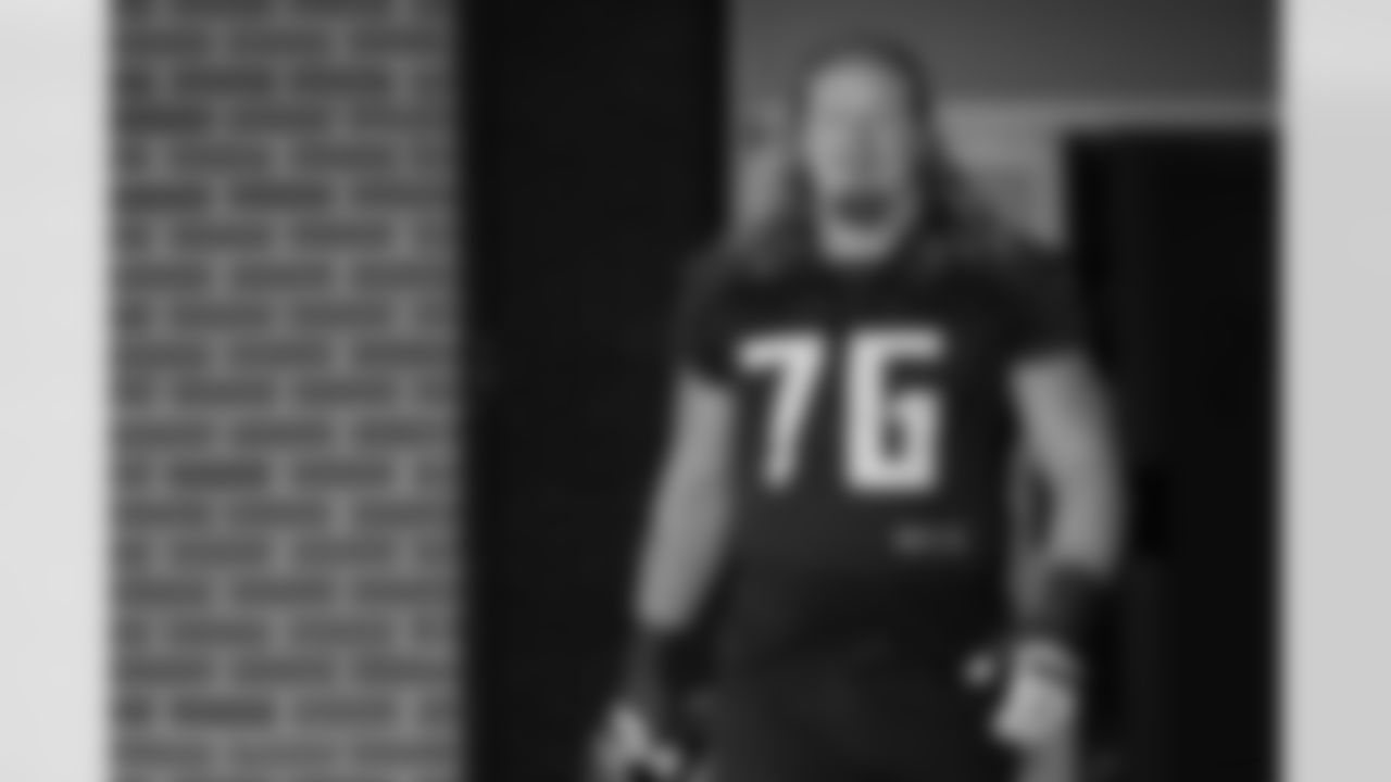 Atlanta Falcons tackle Kaleb McGary #76 during practice at Atlanta Falcons Training Facility in Flowery Branch, Georgia, on Wednesday, September 18, 2024. (Photo by Shanna Lockwood/Atlanta Falcons)