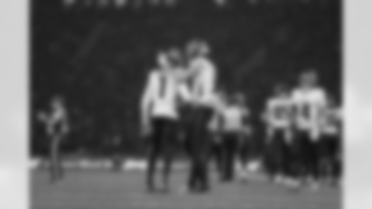 Atlanta Falcons wide receiver Drake London #5 celebrates after a two-point conversion during the fourth quarter of the Week 10 Game against the Indianapolis Colts at Olympic Stadium in Berlin, Germany on Sunday, November 9, 2025. (Photo by Taylor McLaughlin/Atlanta Falcons)