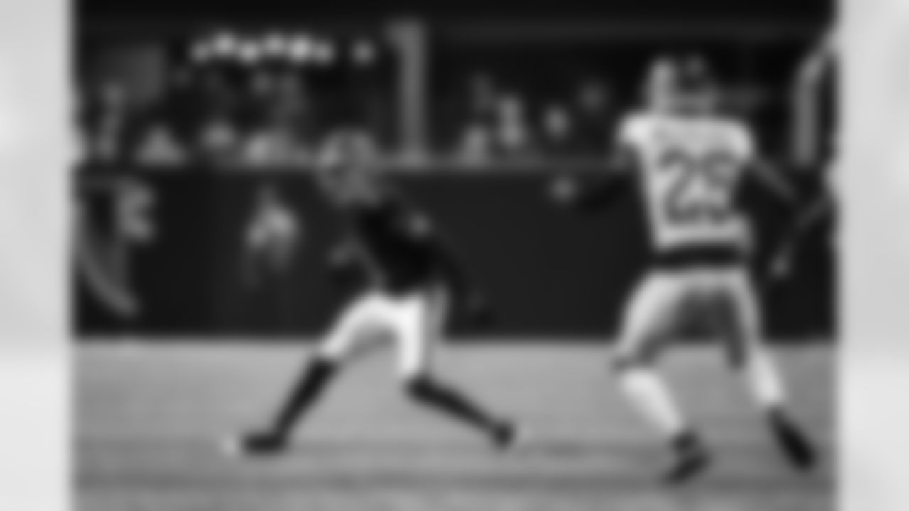 Atlanta Falcons wide receiver Darnell Mooney #1 carries the ball during the Week 17 Game against the Los Angeles Rams at Mercedes-Benz Stadium in Atlanta, Georgia on Monday, December 29, 2025. (Photo by AJ Reynolds/Atlanta Falcons)