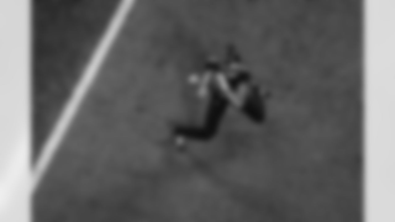 Atlanta Falcons wide receiver Drake London #5 catches the ball during the Week 1 Game against the Tampa Bay Buccaneers at Mercedes-Benz Stadium in Atlanta, Georgia on Sunday, September 7, 2025. (Photo by Brandon Magnus/Atlanta Falcons)