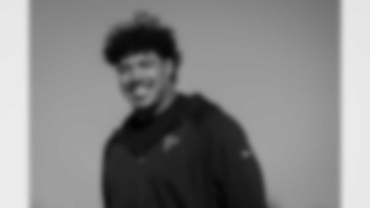 Atlanta Falcons defensive lineman Elijah Garcia #91 boards the plane at Hartsfield-Jackson International Airport in Atlanta, Ga. on Saturday, December 20, 2025. (Photo by Jay Bendlin/Atlanta Falcons)