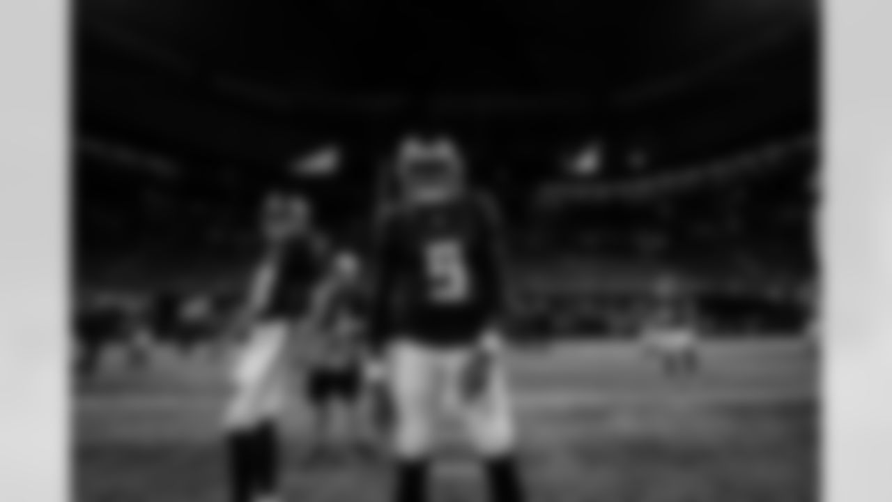 Atlanta Falcons quarterback Michael Penix Jr. #9 warms up before the Preseason Game against the Tennessee Titans at Mercedes-Benz Stadium in Atlanta, Georgia on Friday, August 15, 2025. (Photo by Jay Bendlin/Atlanta Falcons)