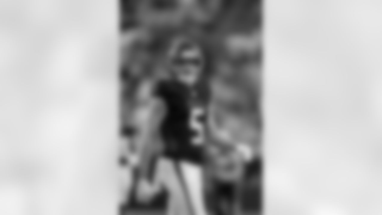 Atlanta Falcons wide receiver Drake London #5 looks on during the Week 16 Game against the Arizona Cardinals at State Farm Stadium in Glendale, Arizona on Sunday, December 21, 2025. (Photo by Taylor McLaughlin/Atlanta Falcons)