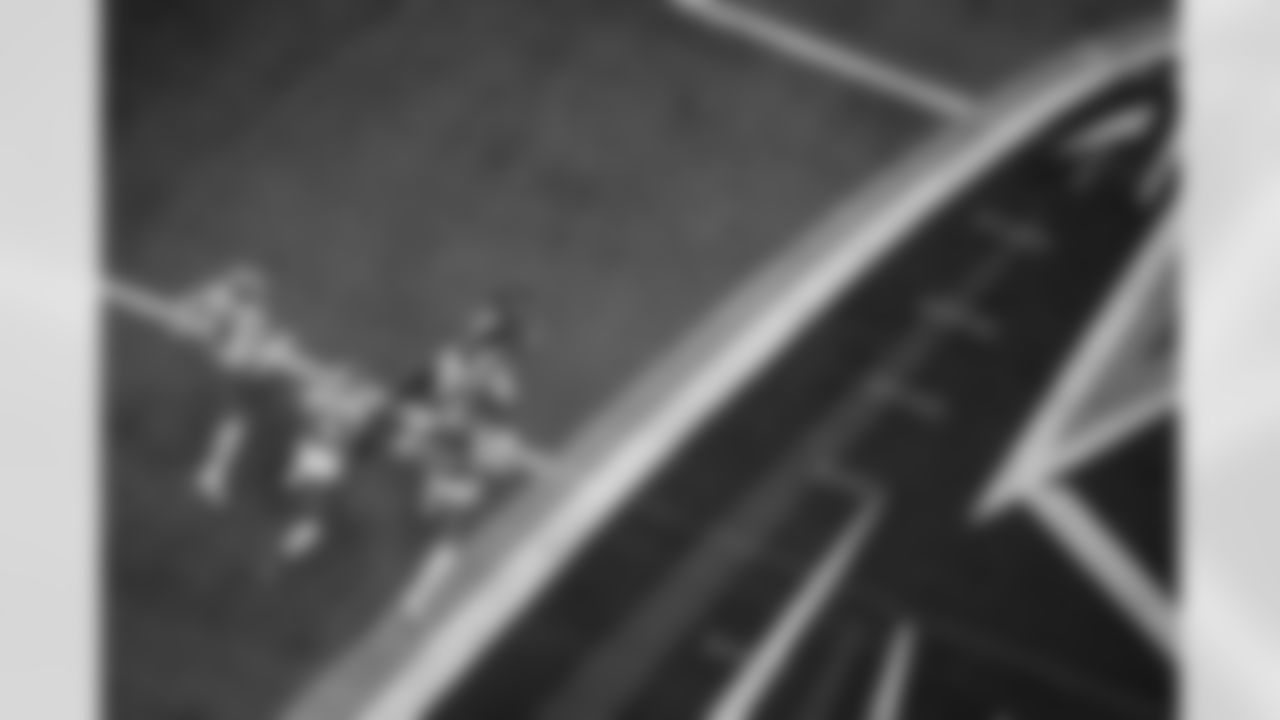 Atlanta Falcons wide receiver Drake London #5 runs with the ball during the Week 11 Game against the Carolina Panthers at Mercedes-Benz Stadium in Atlanta, Georgia on Sunday, November 16, 2025. (Photo by Brandon Magnus/Atlanta Falcons)