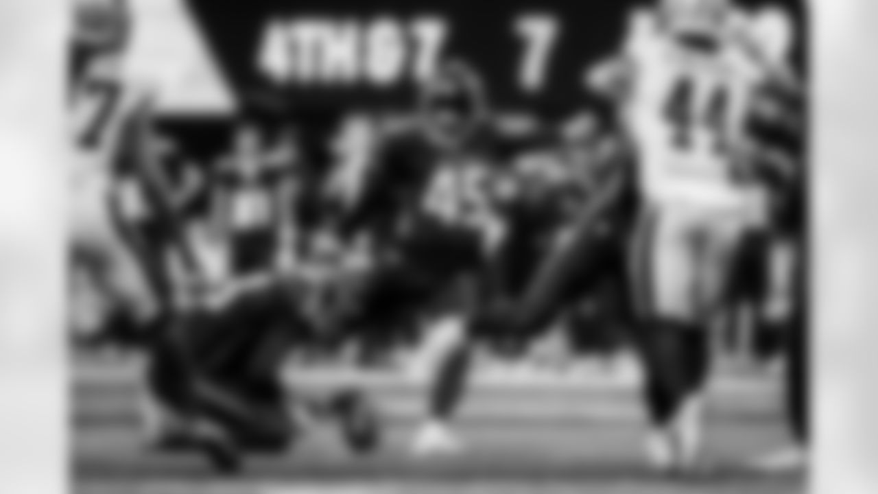 Atlanta Falcons kicker Zane Gonzalez #45 kicks a field goal during the Week 18 Game against the New Orleans Saints at Mercedes-Benz Stadium in Atlanta, Georgia on Sunday, January 4, 2026. (Photo by Matthew Grimes/Atlanta Falcons)