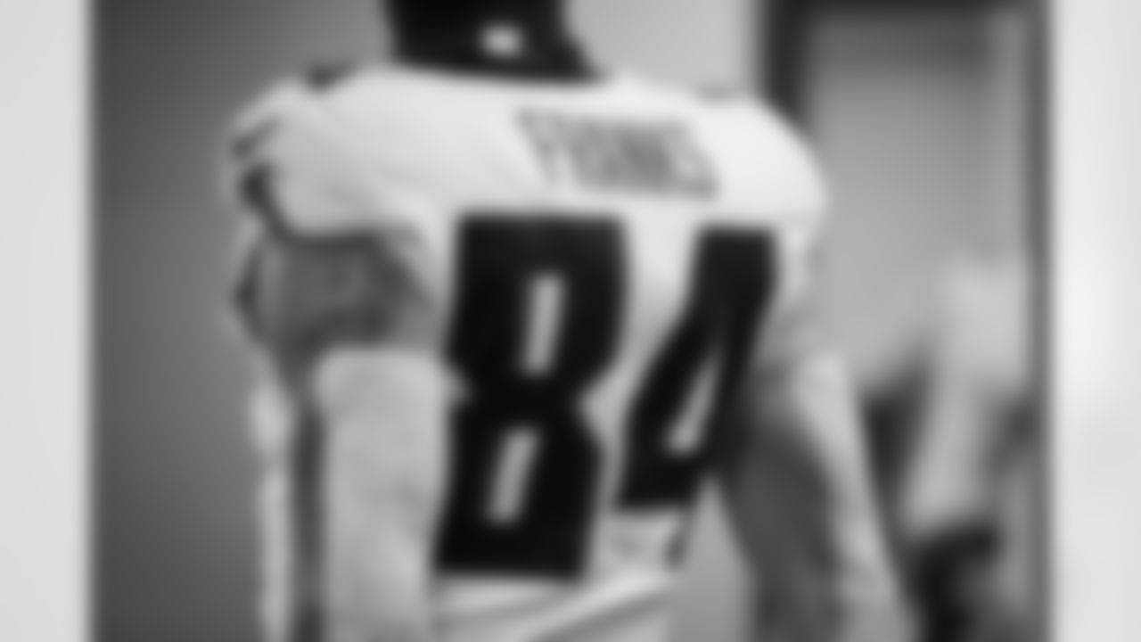 Atlanta Falcons tight end Feleipe Franks #84 gets ready in the locker room before the Week 9 Game against the New England Patriots at Gillette Stadium in Foxborough, Massachusetts on Sunday, November 2, 2025. (Photo by Jay Bendlin/Atlanta Falcons)