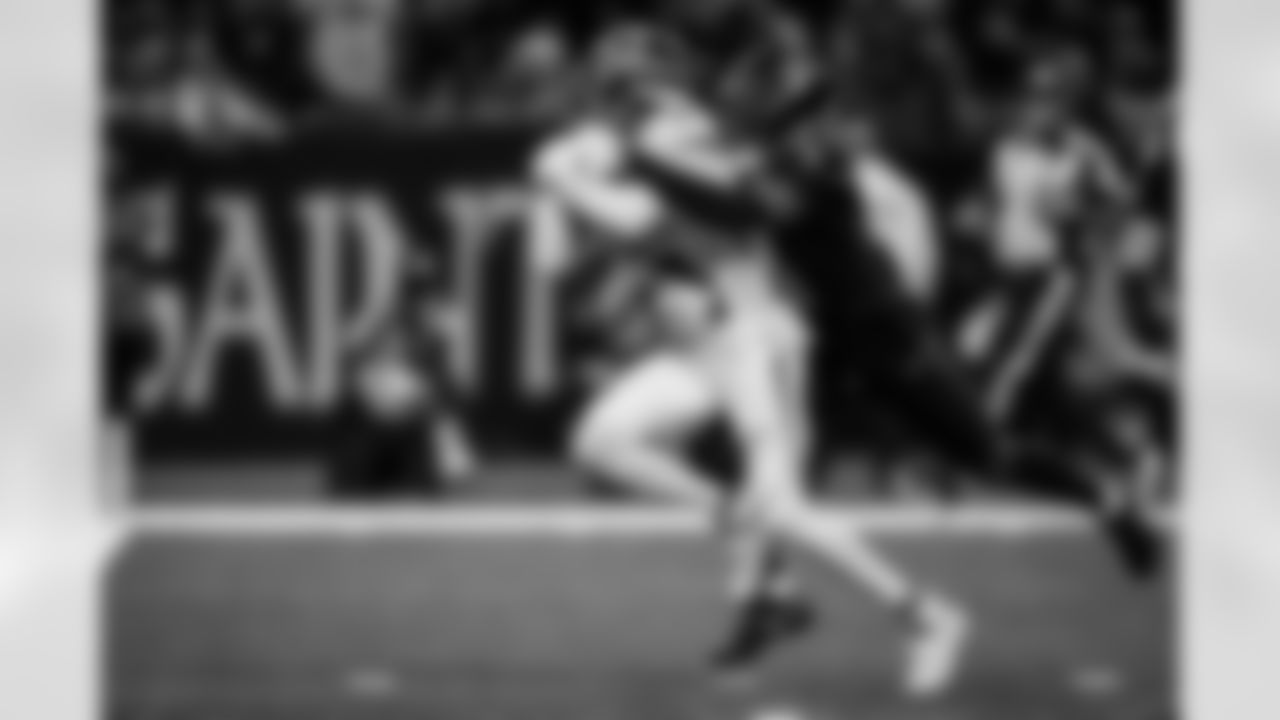 Atlanta Falcons wide receiver Darnell Mooney #1 makes a catch during the Week 12 Game against the New Orleans Saints at Caesars Superdome in New Orleans, Louisiana on Sunday, November 23, 2025. (Photo by Taylor McLaughlin/Atlanta Falcons)