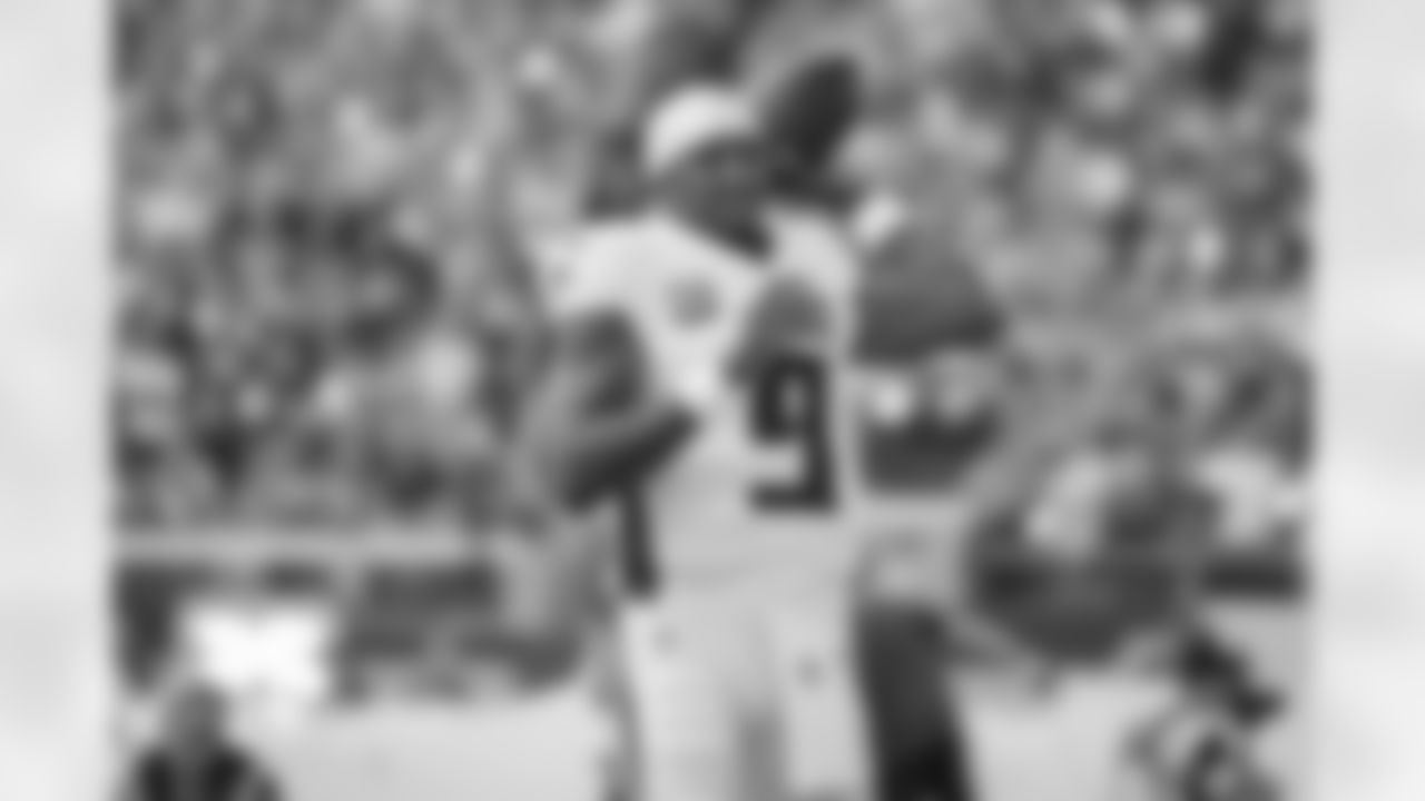 Atlanta Falcons quarterback Michael Penix Jr. #9 warms up prior to the Week 2 Game against the Minnesota Vikings at U.S. Bank Stadium in Minneapolis, Minnesota on Sunday, September 14, 2025. (Photo by Brad Rempel/Atlanta Falcons)