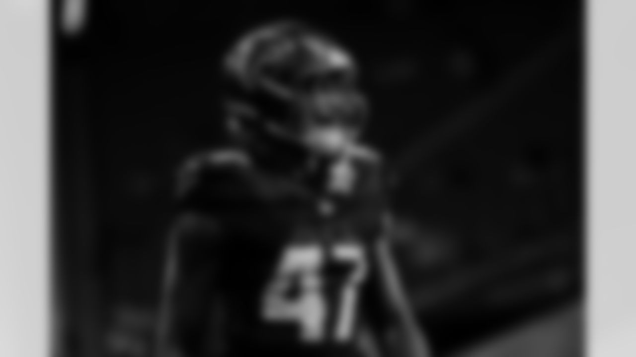 Atlanta Falcons tight end Joshua Simon #47 warms up prior to the Preseason Game against the Detroit Lions at Mercedes-Benz Stadium in Atlanta, Georgia on Friday, August 8, 2025. (Photo by Casey Sykes/Atlanta Falcons)