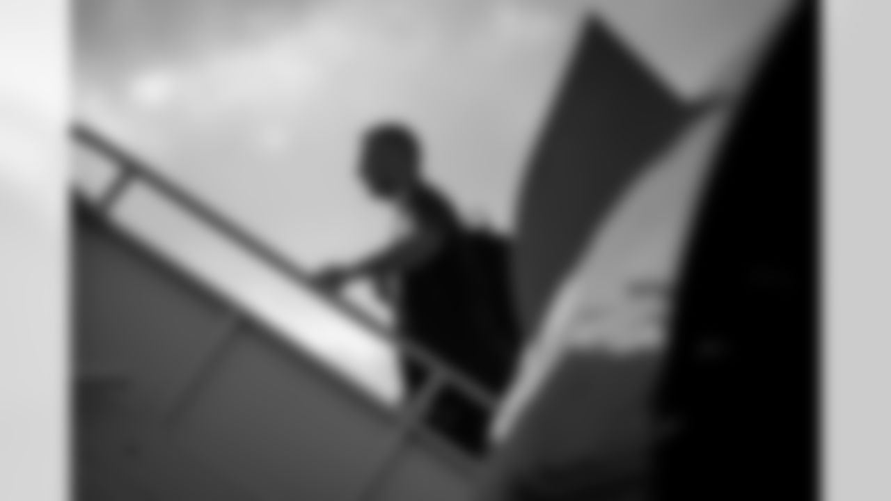 Atlanta Falcons tight end Teagan Quitoriano #85 boards the plane at Hartsfield-Jackson International Airport in Atlanta, Ga. on Saturday, November 22, 2025. (Photo by Jay Bendlin/Atlanta Falcons)