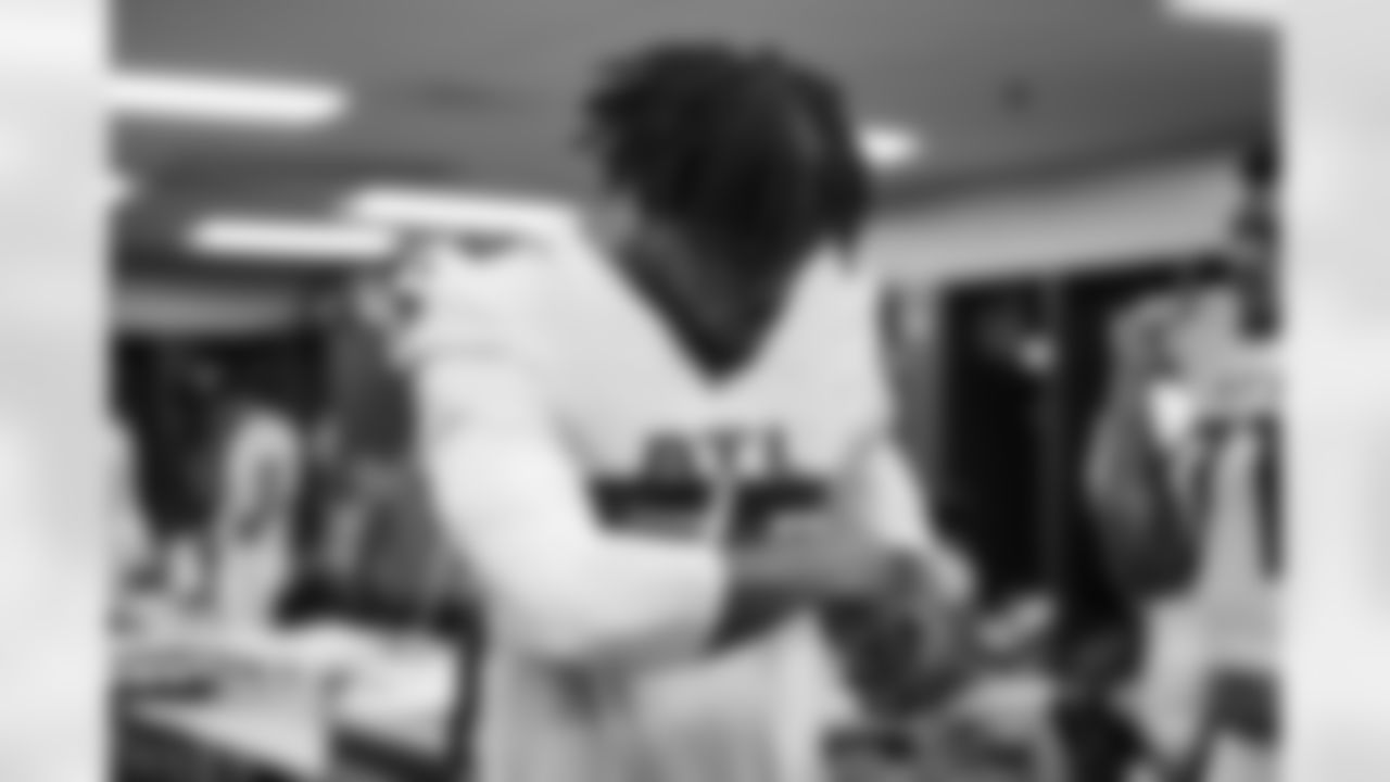 Atlanta Falcons edge rusher Leonard Floyd #56 gets ready in the locker room before the Week 9 Game against the New England Patriots at Gillette Stadium in Foxborough, Massachusetts on Sunday, November 2, 2025. (Photo by Jay Bendlin/Atlanta Falcons)