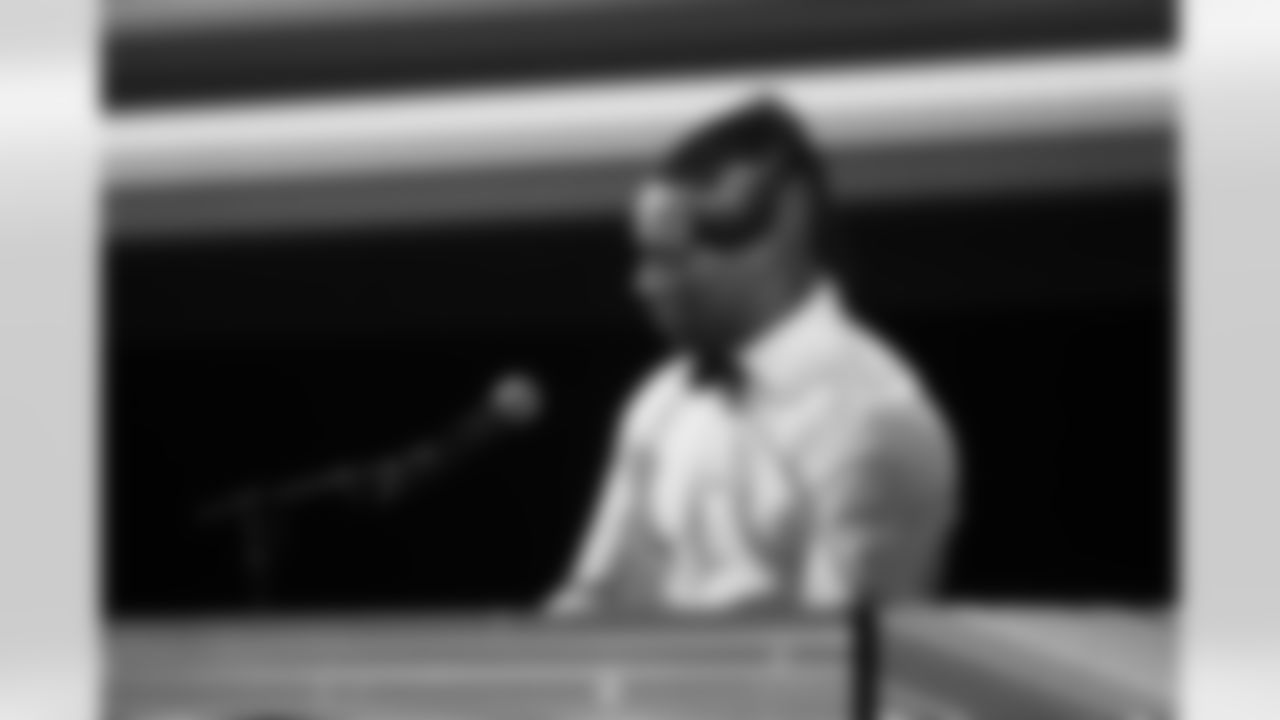 Atlanta Falcons running back Bijan Robinson (7) DJ's prior to the NFL Honors awards show on Thursday, February 5, 2026 in San Francisco, California. (Logan Bowles/NFL)