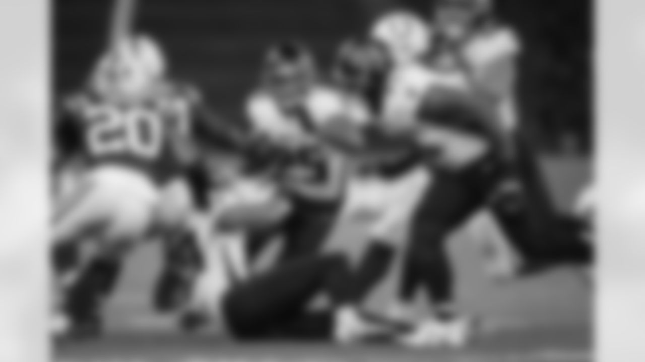 Atlanta Falcons running back Tyler Allgeier #25 rushes during the second quarter of the Week 10 Game against the Indianapolis Colts at Olympic Stadium in Berlin, Germany on Sunday, November 9, 2025. (Photo by Taylor McLaughlin/Atlanta Falcons)