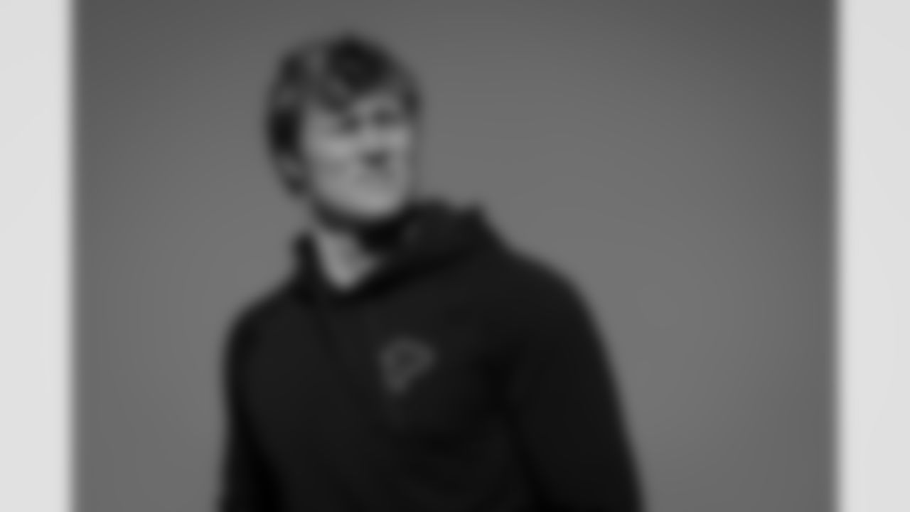 Atlanta Falcons inside linebacker JD Bertrand #40 boards the plane at Hartsfield-Jackson International Airport in Atlanta, Ga. on Saturday, December 20, 2025. (Photo by Jay Bendlin/Atlanta Falcons)