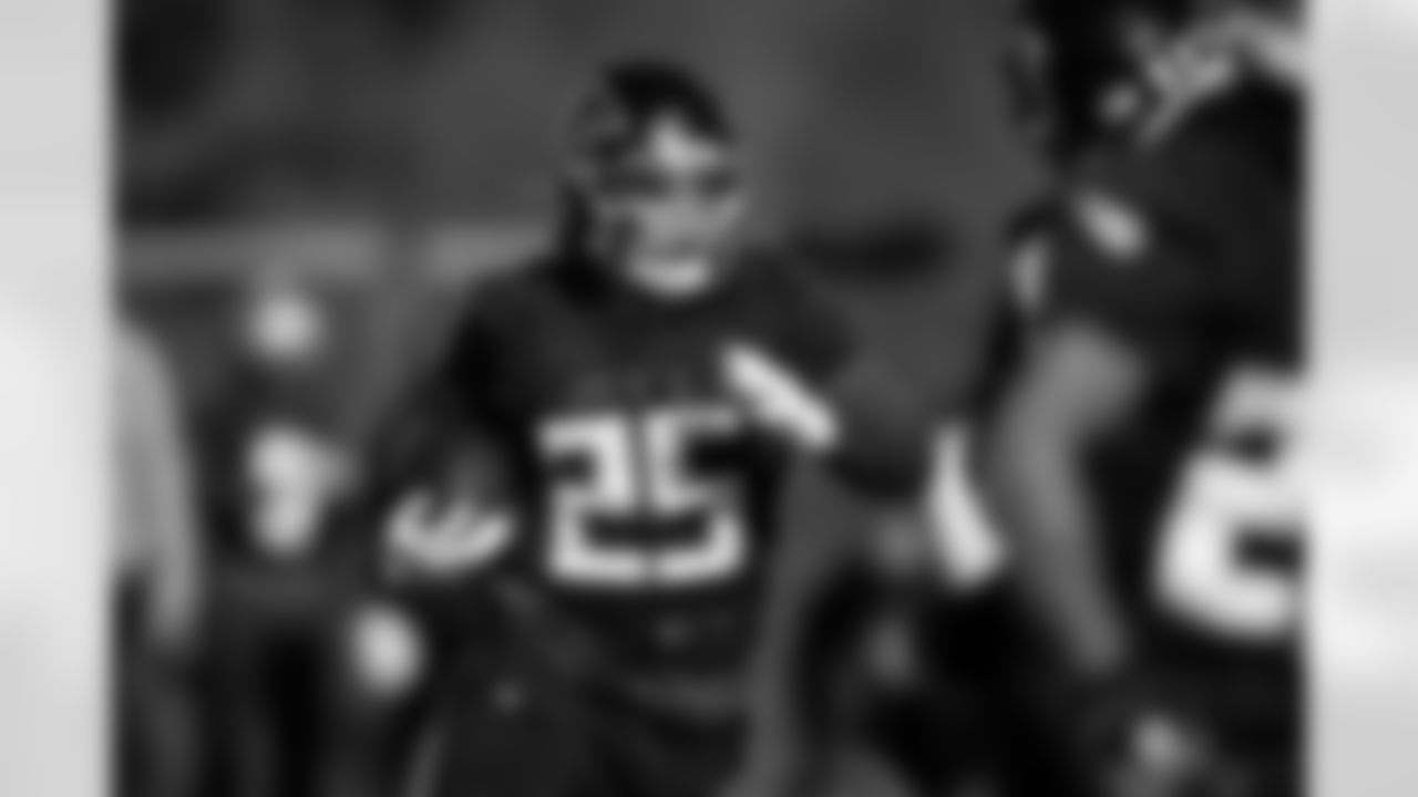 Atlanta Falcons running back Tyler Allgeier #25 during practice at Atlanta Falcons Training Facility in Flowery Branch, Georgia, on Wednesday, December 3, 2025. (Photo by Jay Bendlin/Atlanta Falcons)