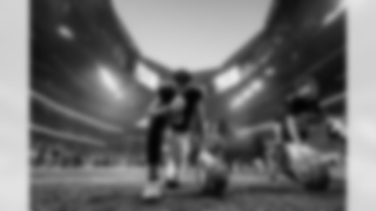 Atlanta Falcons wide receiver Drake London #5 runs out before the Week 6 Game against the Buffalo Bills at Mercedes-Benz Stadium in Atlanta, Georgia on Monday, October 13, 2025. (Photo by Jay Bendlin/Atlanta Falcons)