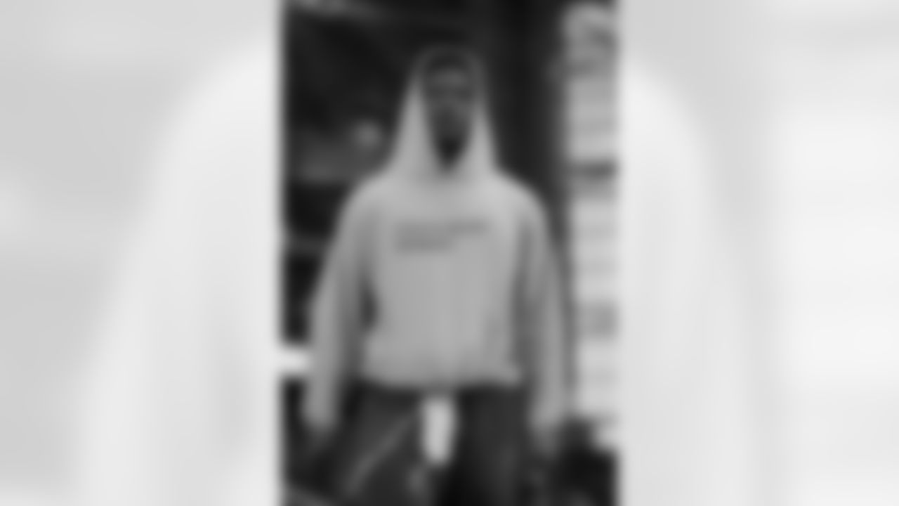 Atlanta Falcons edge rusher James Pearce Jr. #27 arrives before the Week 16 Game against the Arizona Cardinals at State Farm Stadium in Glendale, Arizona on Sunday, December 21, 2025. (Photo by Taylor McLaughlin/Atlanta Falcons)