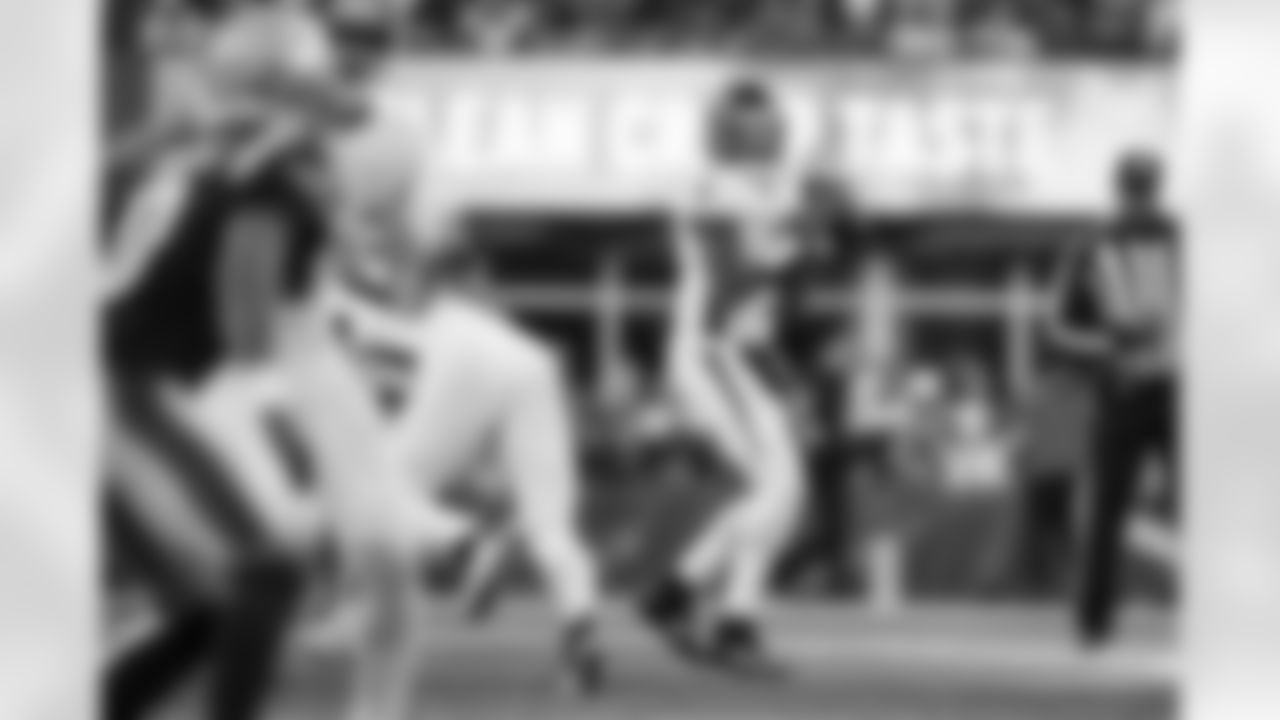 Atlanta Falcons quarterback Michael Penix Jr. #9 looks to pass during the third quarter of the Week 9 Game against the New England Patriots at Gillette Stadium in Foxborough, Massachusetts on Sunday, November 2, 2025. (Photo by Taylor McLaughlin/Atlanta Falcons)