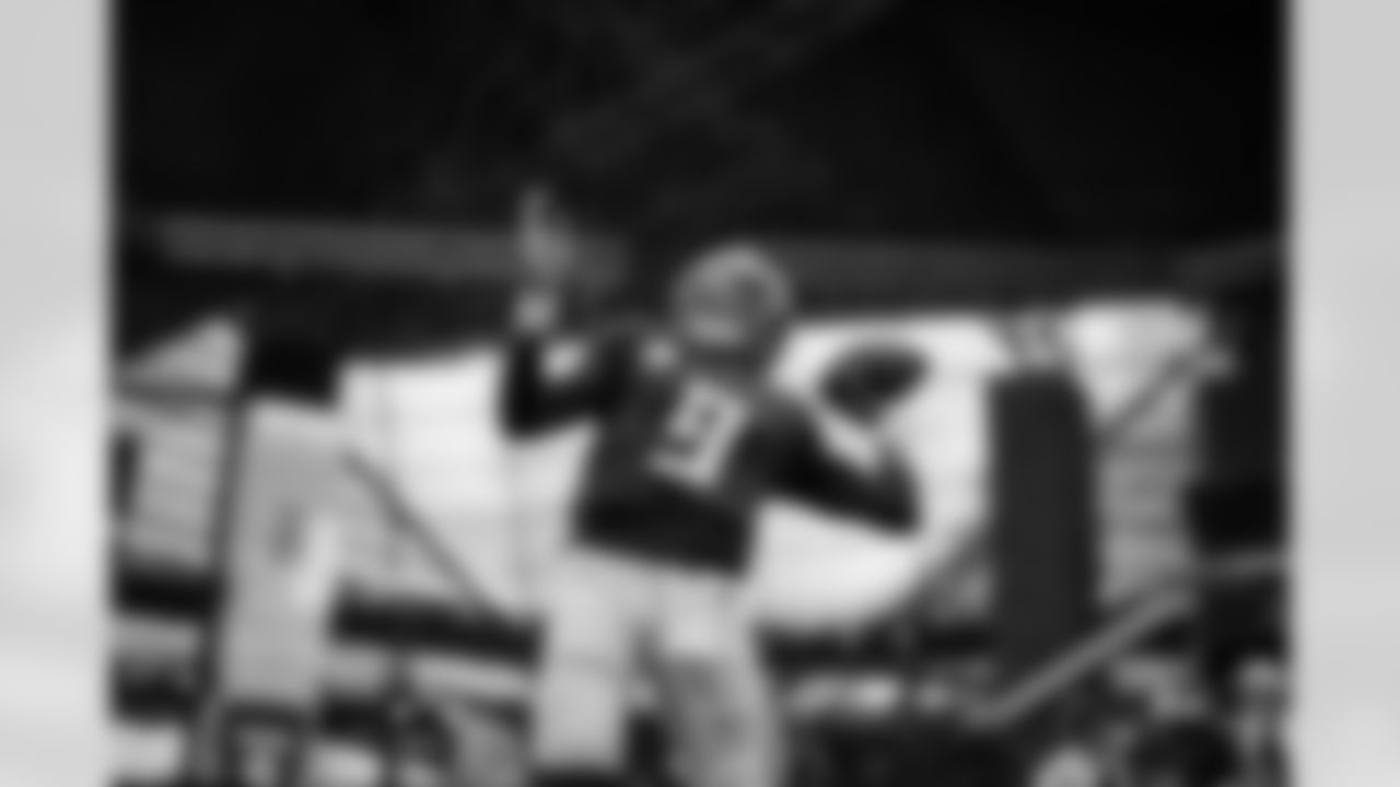 Atlanta Falcons quarterback Michael Penix Jr. #9 warms up before the Week 11 Game against the Carolina Panthers at Mercedes-Benz Stadium in Atlanta, Georgia on Sunday, November 16, 2025. (Photo by Jay Bendlin/Atlanta Falcons)