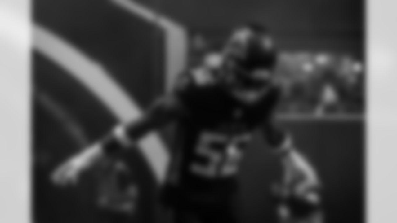 Atlanta Falcons edge rusher Leonard Floyd #56 runs out onto the field before the Week 18 Game against the New Orleans Saints at Mercedes-Benz Stadium in Atlanta, Georgia on Sunday, January 4, 2026. (Photo by AJ Reynolds/Atlanta Falcons)