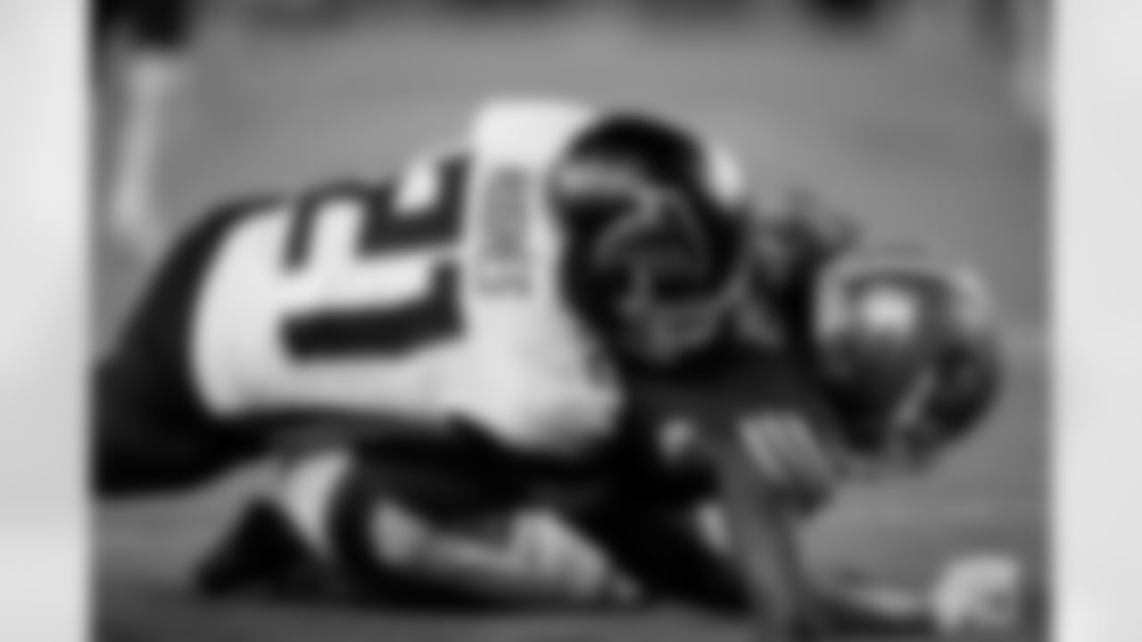 Atlanta Falcons cornerback Mike Hughes #21 breaks up a pass during the Week 7 Game against the San Francisco 49ers at Levi's Stadium in Santa Clara, California on Sunday, October 19, 2025. (Photo by Taylor McLaughlin/Atlanta Falcons)