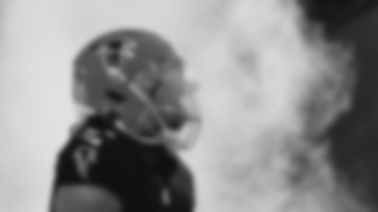 Atlanta Falcons running back Bijan Robinson #7 runs out onto the field during Week 6 against the Buffalo Bills at Mercedes-Benz Stadium in Atlanta, Ga. on Monday, October 13, 2025. (Photo by Brandon Magnus/Atlanta Falcons)