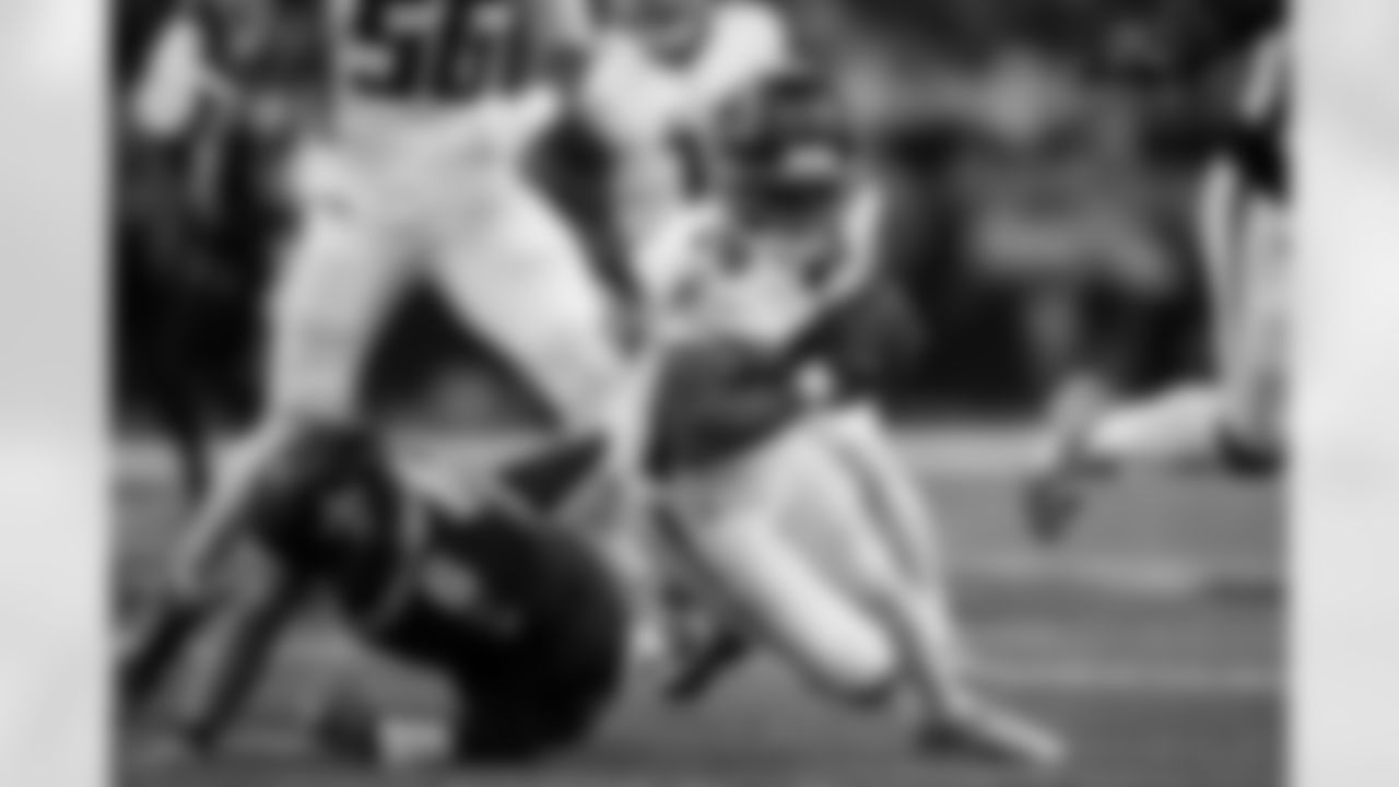 Atlanta Falcons cornerback Dee Alford #20 recovers a fumble during the Week 12 Game against the New Orleans Saints at Caesars Superdome in New Orleans, Louisiana on Sunday, November 23, 2025. (Photo by Jay Bendlin/Atlanta Falcons)