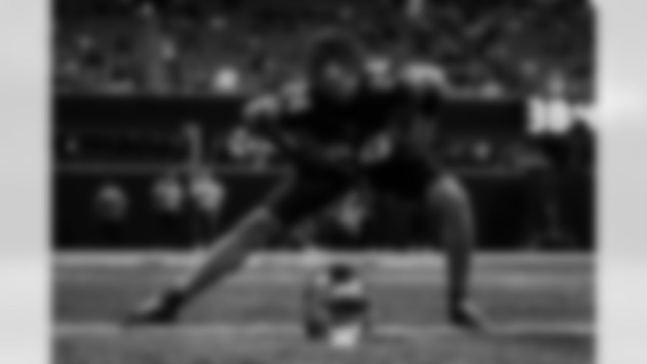 Atlanta Falcons cornerback A.J. Terrell Jr. #24 warms up before the Week 14 Game against the Seattle Seahawks at Mercedes-Benz Stadium in Atlanta, Georgia on Sunday, December 7, 2025. (Photo by Taylor McLaughlin/Atlanta Falcons)