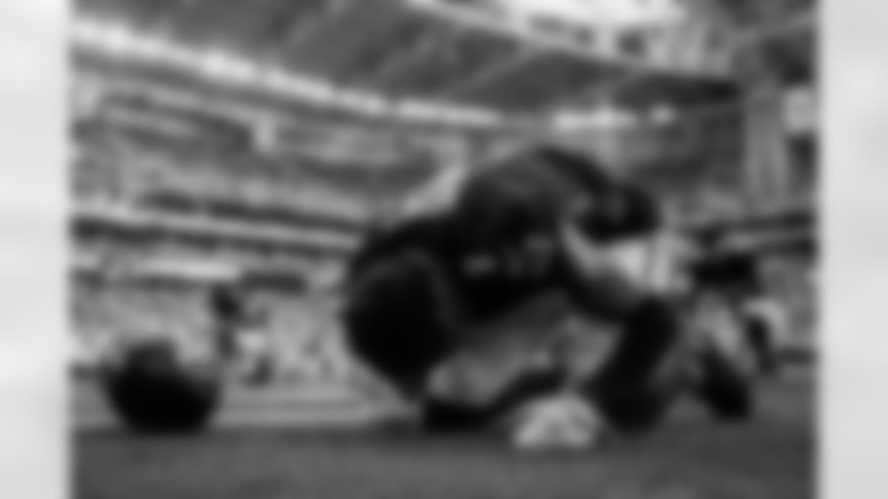 Atlanta Falcons wide receiver Darnell Mooney #1 prior to the Week 16 Game against the Arizona Cardinals at State Farm Stadium in Glendale, Arizona on Sunday, December 21, 2025. (Photo by Jay Bendlin/Atlanta Falcons)