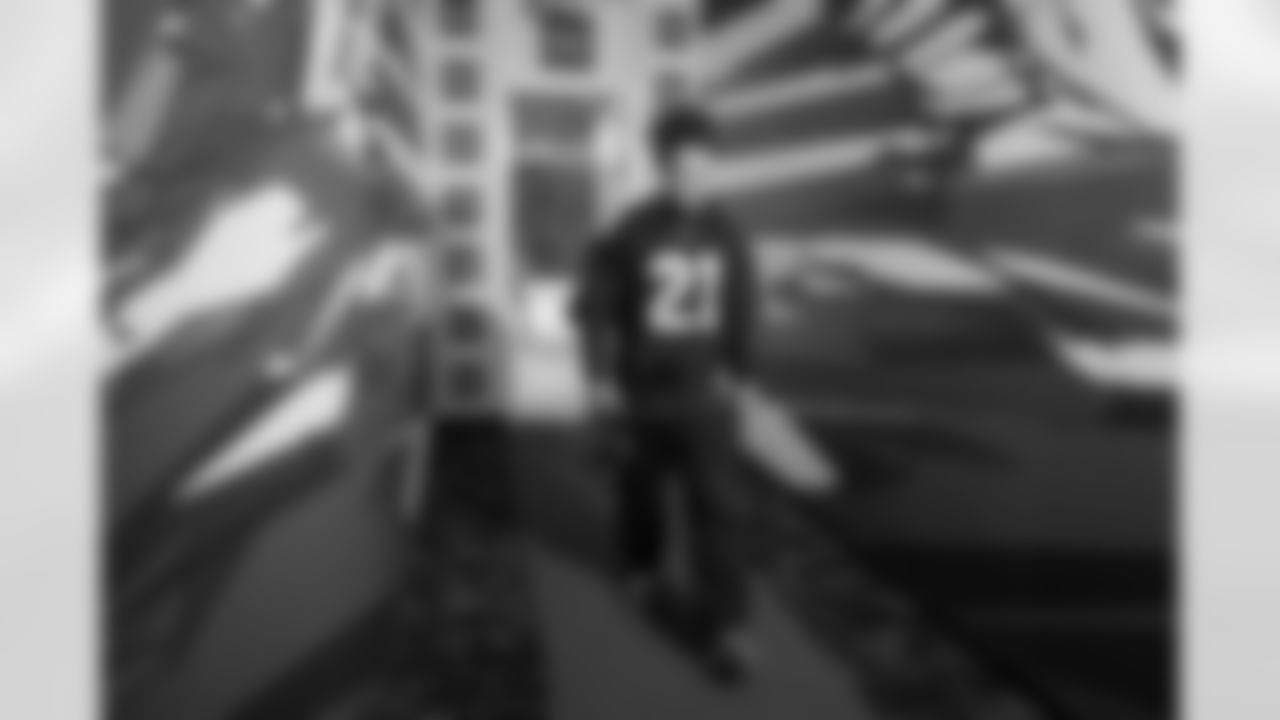 Atlanta Falcons defensive back Billy Bowman Jr. #33 arrives before the Week 6 Game against the Buffalo Bills at Mercedes-Benz Stadium in Atlanta, Georgia on Monday, October 13, 2025. (Photo by Taylor McLaughlin/Atlanta Falcons)