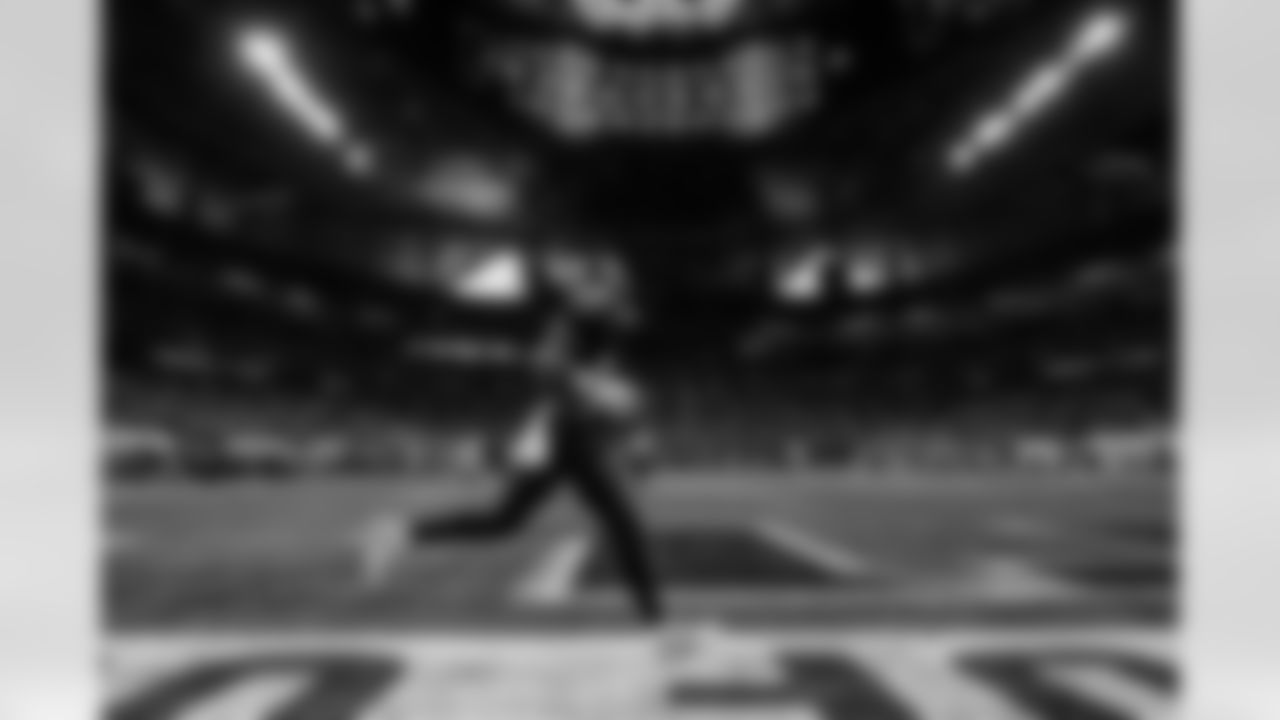 Atlanta Falcons cornerback Dee Alford #20 intercepts the ball during the Week 18 Game against the New Orleans Saints at Mercedes-Benz Stadium in Atlanta, Georgia on Sunday, January 4, 2026. (Photo by Brandon Magnus/Atlanta Falcons)