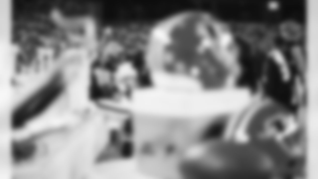 Atlanta Falcons tackle Jake Matthews #70 during the Week 15 Game against the Tampa Bay Buccaneers at Raymond James Stadium in Tampa, Florida on Thursday, December 11, 2025. (Photo by Brandon Magnus/Atlanta Falcons)