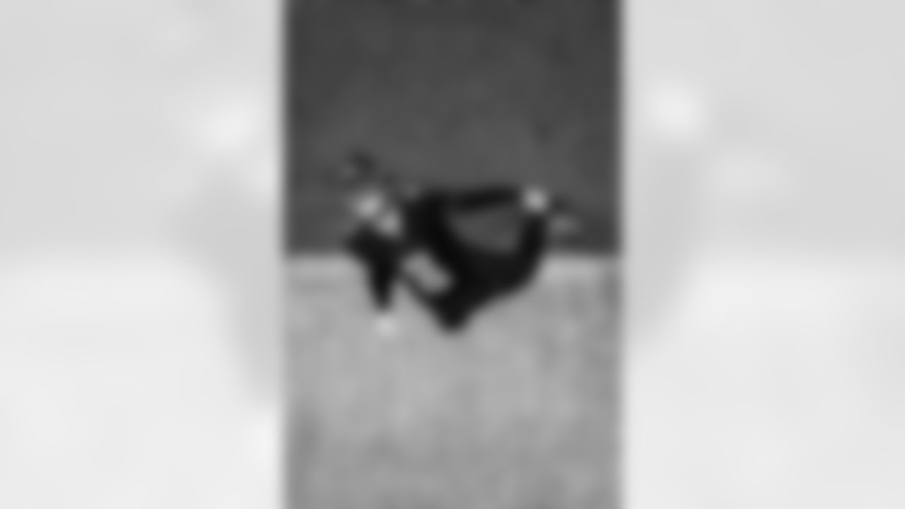 Atlanta Falcons tight end Kyle Pitts Sr. #8 scores a touchdown during the Week 4 Game against the Washington Commanders at Mercedes-Benz Stadium in Atlanta, Georgia on Sunday, September 28, 2025. (Photo by Jay Bendlin/Atlanta Falcons)