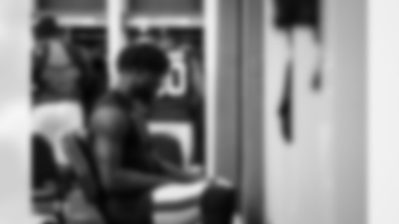 Atlanta Falcons edge rusher Leonard Floyd #56 prepares in the locker room before the Week 6 Game against the Buffalo Bills at Mercedes-Benz Stadium in Atlanta, Georgia on Monday, October 13, 2025. (Photo by Jay Bendlin/Atlanta Falcons)