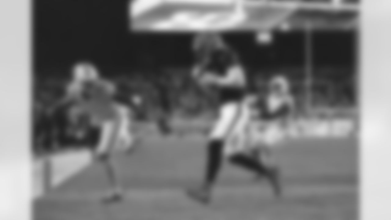 Atlanta Falcons tight end Kyle Pitts Sr. #8 during the Week 15 Game against the Tampa Bay Buccaneers at Raymond James Stadium in Tampa, Florida on Thursday, December 11, 2025. (Photo by Brandon Magnus/Atlanta Falcons)